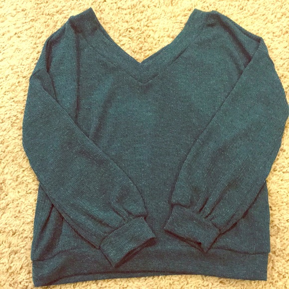 NWOT! Boutique puffy sleeve sweater! 🖤 - Picture 2 of 5